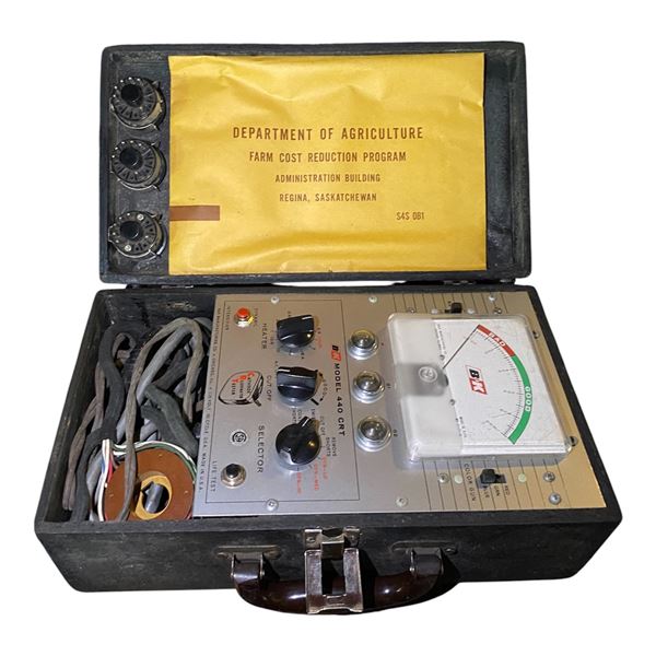 B&K Model 440 CRT Picture Tubes Tester & Rejuvenator in Portable Black Case, with Manual