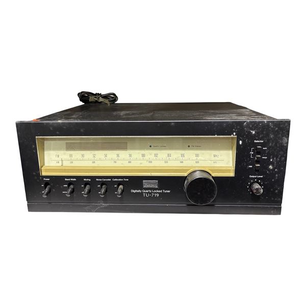 1970s Sansui TU-719 Digitally Quartz Locked Tuner