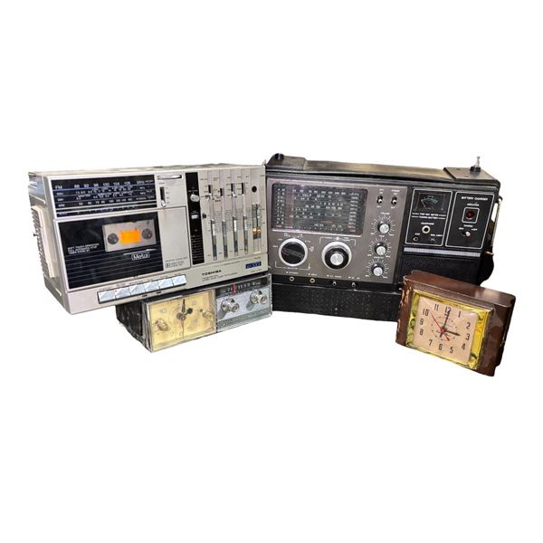 Group of 4 Radio Includes Reader's Digest RDA-127 and Others