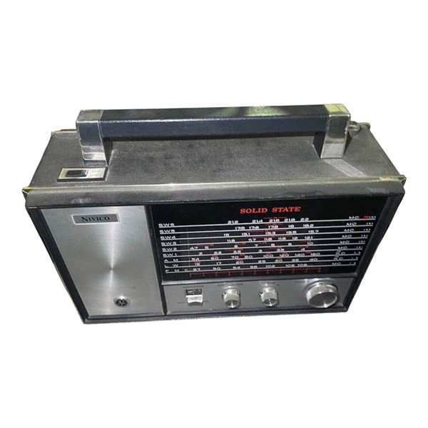 1960s Nivico Solid State 12 Transistor FA-900N Radio