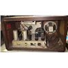 Image 3 : 1940s Marconi Model 206 Tabletop Radio