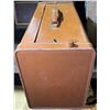 Image 4 : 1950s RCA Victor Strato-World Portable Multi-Band Radio