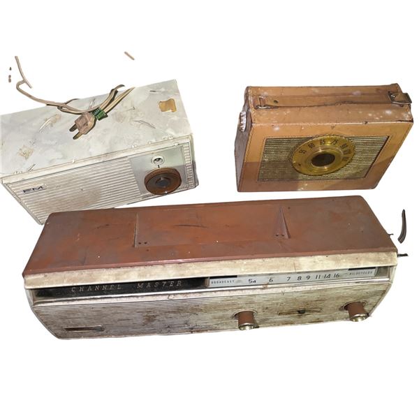 Group of Vintage AM/FM Table Radios - Channel Masters, Etc.