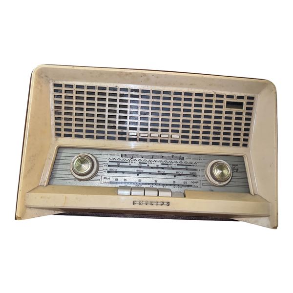 Vintage Philips Model B4C87A Radio