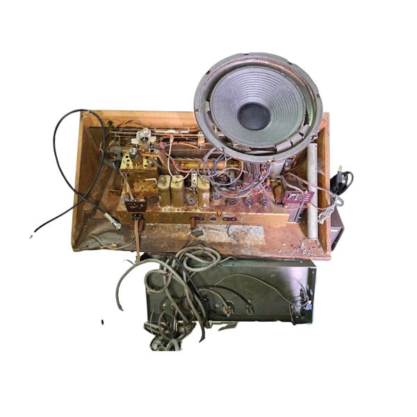 Vintage vacuum tube radio chassis/parts