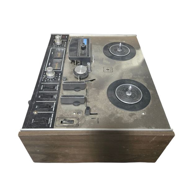 Akai 4000DS Reel-to-Reel Tape Recorder