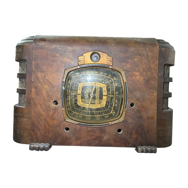 Detrola Model 148 Multi-Band Wood Table Tube Radio