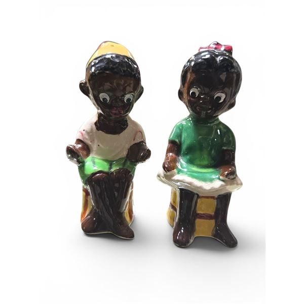 Vintage Figural Ceramic Salt & Pepper Shakers