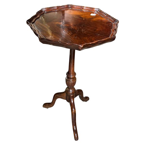 Mahogany Tripod Wine Table with Scalloped Pie Crust Top