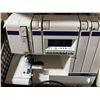Image 3 : Husqvarna Viking Huskylock 936 Sewing Machine