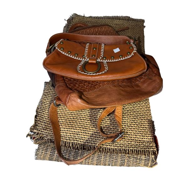 Group Misc - Purses, 2x Mats