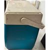 Image 2 : Vintage Coleman 18 Teal Cooler
