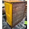 Image 4 : Antique McCray Ice Box, H46.5" x 38" x D22.5"
