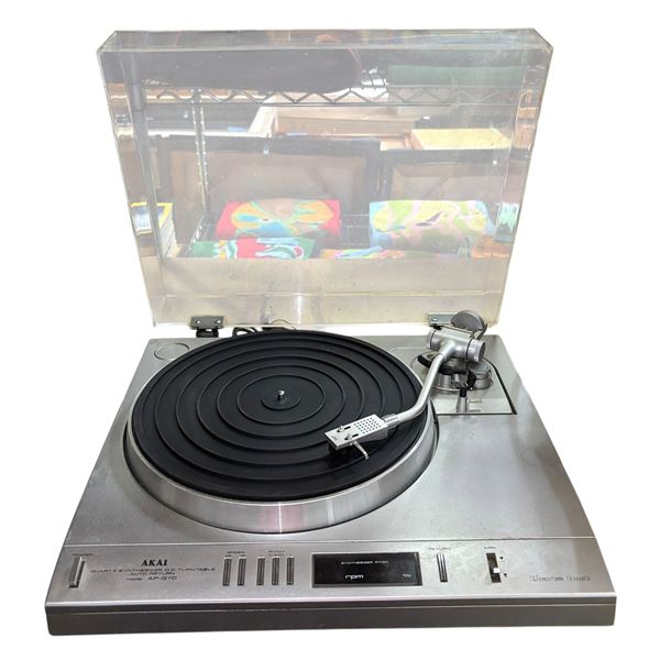 Akai AP-Q70 Quartz Synthesizer Direct-Drive Turntable