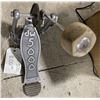 Image 2 : Bench Grinder and DW 5000 Drum Kick Pedal