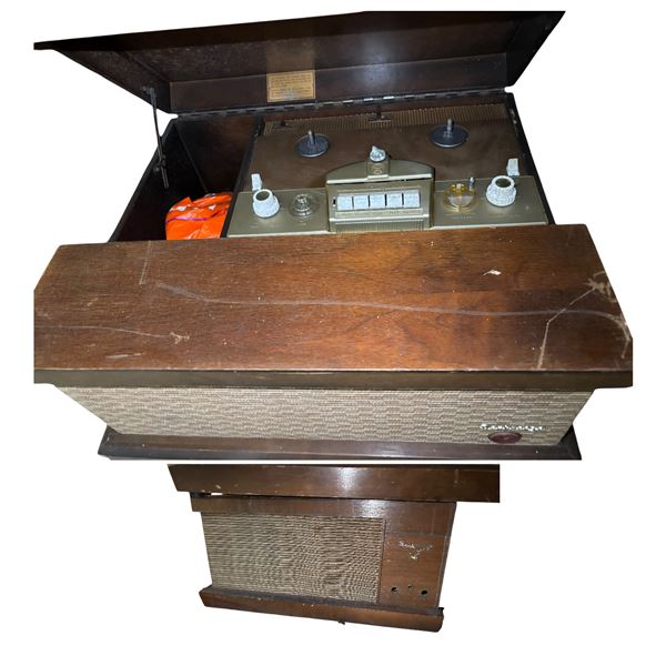 Vintage Seabreeze Twin Speaker Console Stereo Record Player