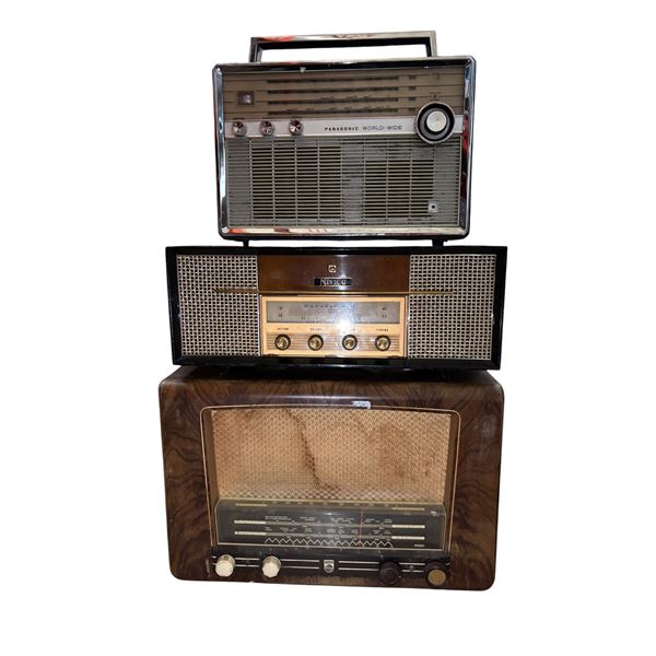 Vintage Bakelite Tube Radio, JVC Nivico Multiband Radio & Panasonic World-Wide Portable Radio