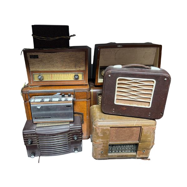Lot of Vintage Bakelite & Wood Cabinet Radios - Panda, Westinghouse, Philco & More