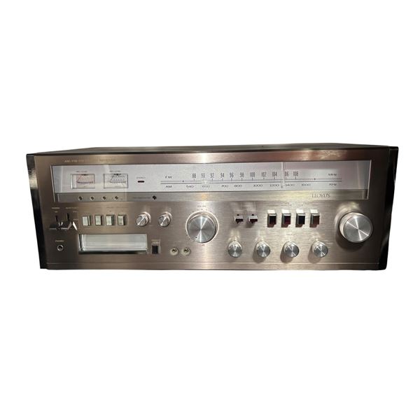 Lloyds Stereo Receiver Model R437