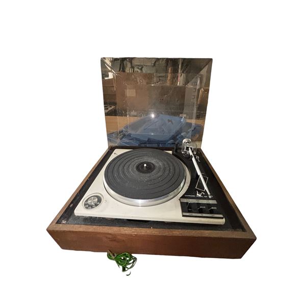 Garrard Model 82 Turntable