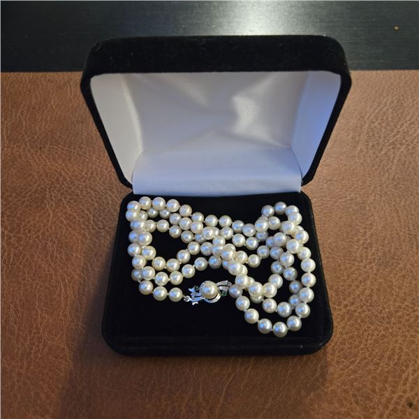 Cultured 14k Gold Clasp w/ Pearl Necklace in Case