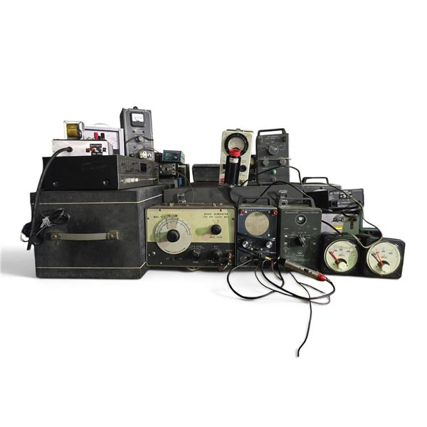 Large Group of Vintage Test & Electronic Equipment - Heathkit Audio Generator, Signal Tracer & Capac