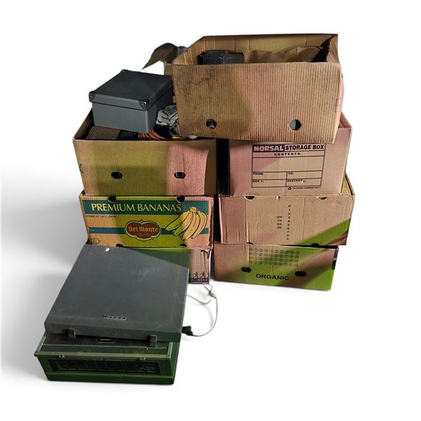 Large Group of Vintage Electronics - Heathkit Digital & Electronic Design Experimenters, Speakers, C