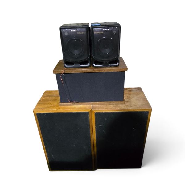 Pair of Sony Bookshelf Speakers & 3x of Vintage Wood-Cabinet Speakers with Black Covers