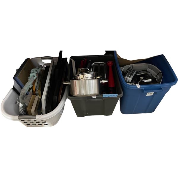 Group of Mixed Small Kitchen Appliances, Lighting Accessories, and Home Decor
