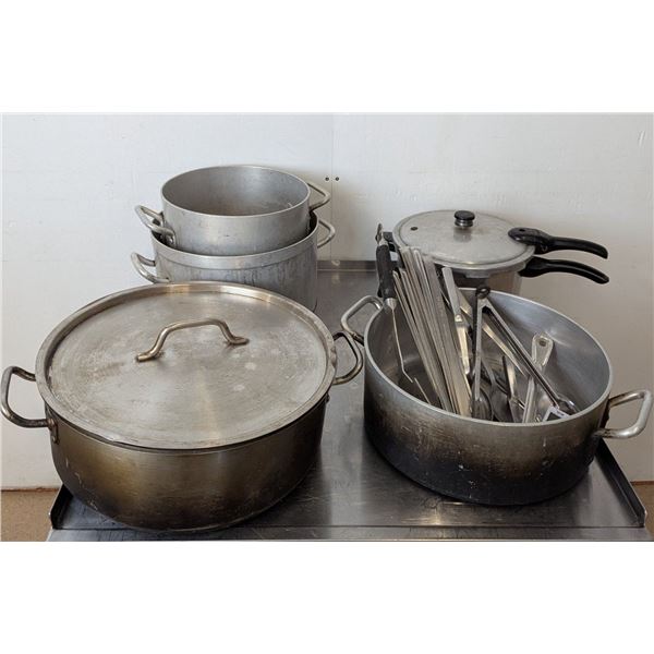 Assorted Pots & Kitchen Tools - Lot of 15pcs