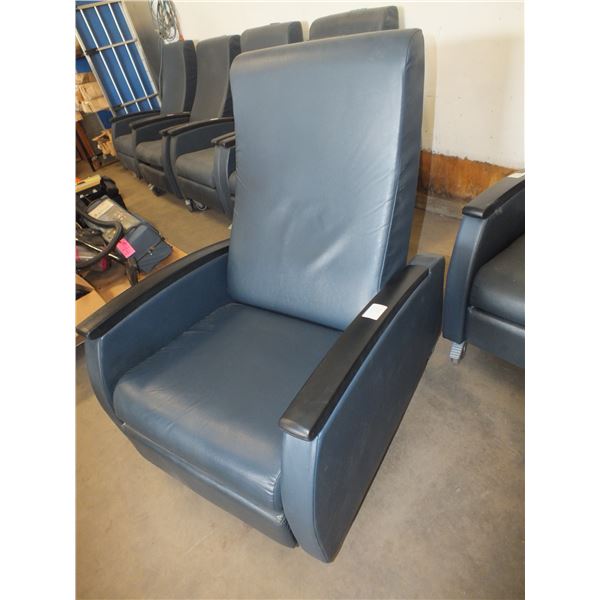 Recliner Chair On Wheels