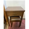 Image 6 : Singer Sewing Machine Table