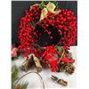 Image 2 : Wreaths & Centerpieces