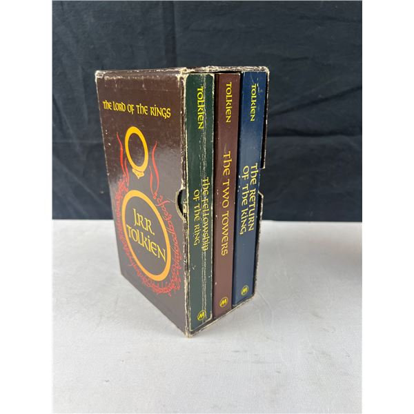 J.R.R Tolkien "The Lord Of The Rings"