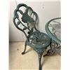 Image 3 : Cast Iron Bistro Table & Chairs