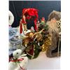 Image 5 : Christmas Tree and Decor