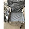 Image 5 : Folding Chairs