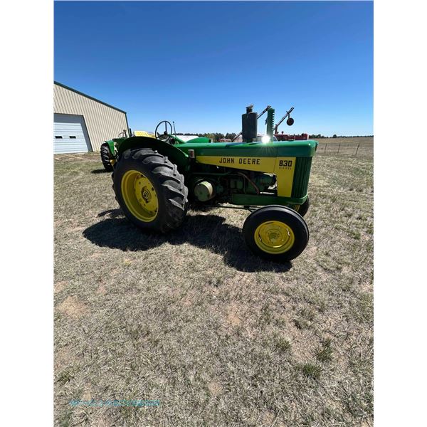 John Deere 830