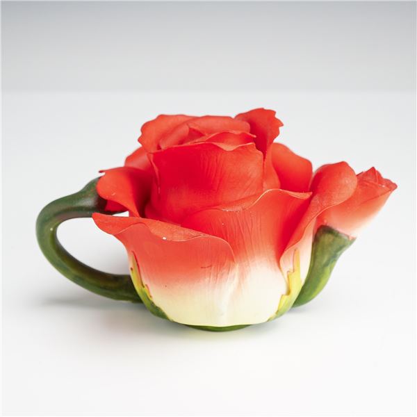 Cosmos Gifts Fine Porcelain Red Rose Lidded Teapot Figurine