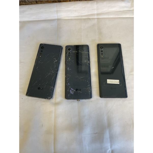 3 LG VELET 5G CELL PHONE