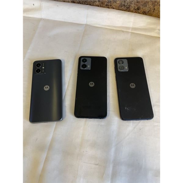 3 MOTOROLA MOTO G PLAY 2024 SMARTPHONES
