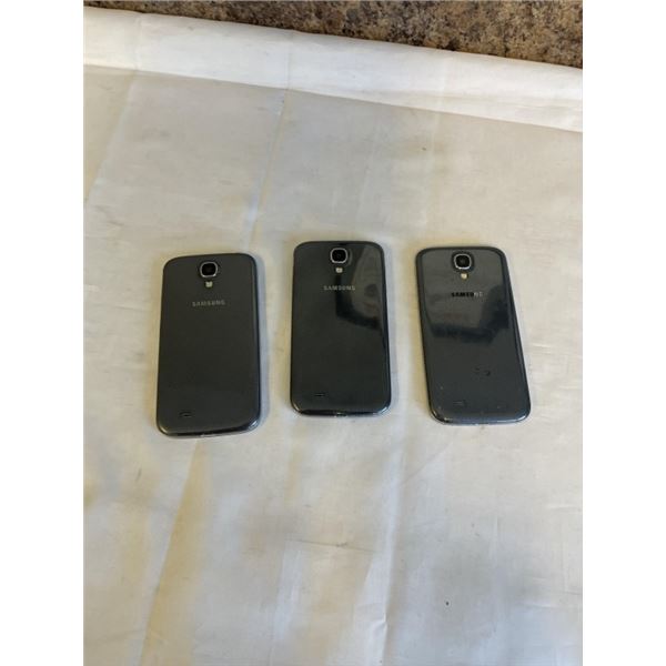 3 SAMSUNG GALAXY S4 SMARTPHONES