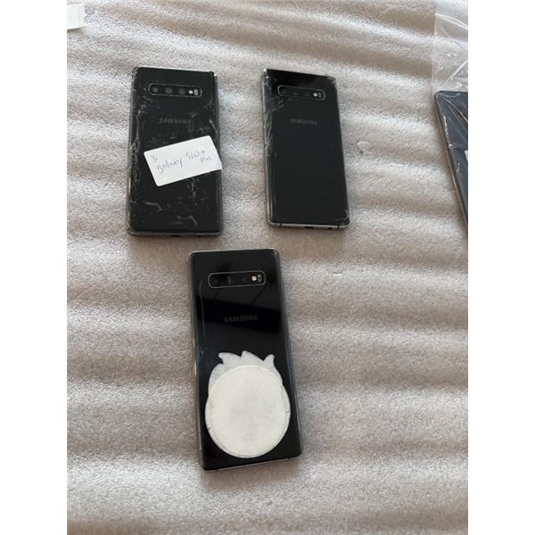 3 SAMSUNG GALAXY S10 PLUS SMARTPHONES
