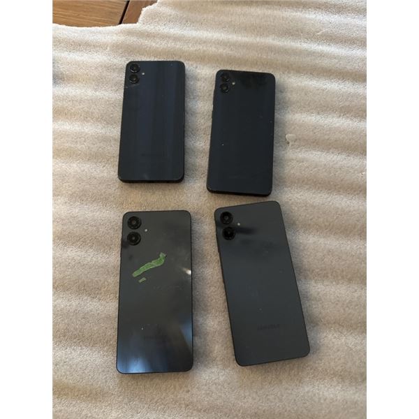 4 SAMSUNG GALAXY A06 SMARTPHONES