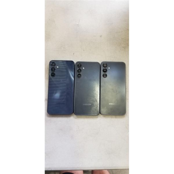 3 SAMSUNG GALAXY A16 SMARTPHONES