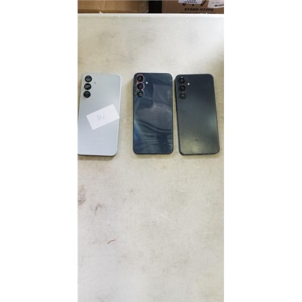 3 SAMSUNG GALAXY A16 SMARTPHONES