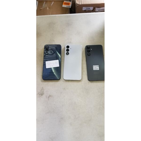 3 SAMSUNG GALAXY A16 SMARTPHONES