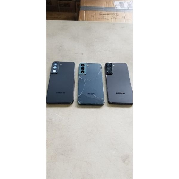 3 SAMSUNG GALAXY S22 SMARTPHONES