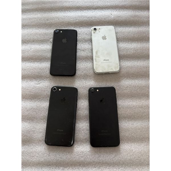 4 APPLE IPHONE 7 PHONES