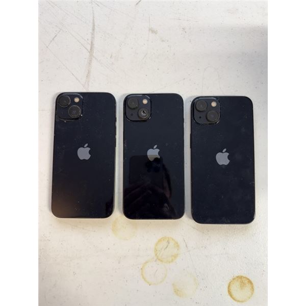 3 APPLE IPHONE 13 SMARTPHONES